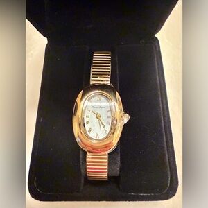 Gold-Tone Women's Oval Dial Stretch Bracelet Watch